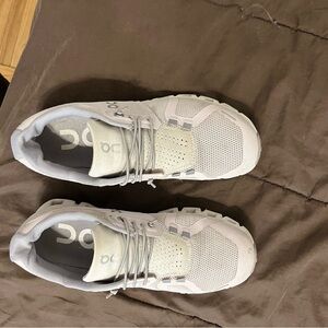 On Cloud 6 Women’s size 7.5 light pink Sneakers